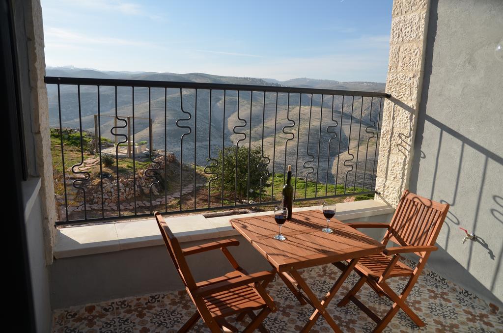 Desert View Suite Kfar Adumim Ruang foto